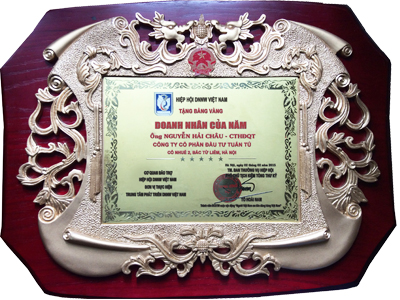 Nhà sáng chế Nguyễn Hải Châu được tặng bằng vàng của hội Doanh nhân Việt Nam